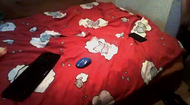 Snapshot of eblata04 chatting on December 18, 12:21 am eblata04 online show from December 18, 12:21 am