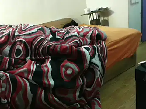 Snapshot of eblata04 chatting on February 14, 11:53 pm eblata04 online show from February 14, 11:53 pm