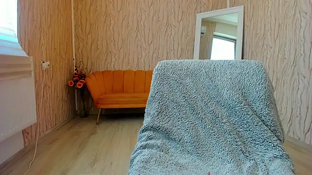 AishaRouhi online show from March 20, 6:30 am