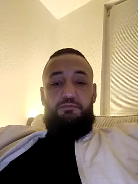 Snapshot of Reeeks69 chatting on November 14, 6:23 am Reeeks69 online show from November 14, 6:23 am