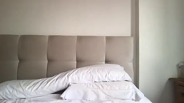 paolajonez online show from December 3, 3:55 pm