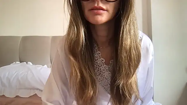 paolajonez online show from January 4, 11:22 am