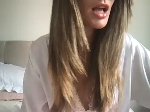 paolajonez online show from February 27, 5:15 pm