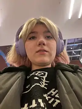 Snapshot of Baby__Naughty chatting on December 7, 5:09 pm Baby Naughty online show from December 7, 5:09 pm