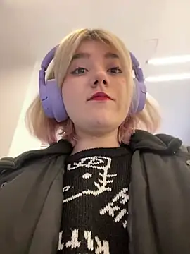 Snapshot of Baby__Naughty chatting on December 12, 1:28 pm Baby Naughty online show from December 12, 1:28 pm