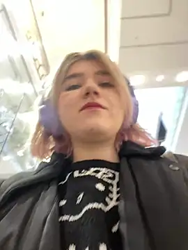 Snapshot of Baby__Naughty chatting on December 13, 10:08 am Baby Naughty online show from December 13, 10:08 am