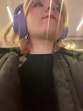 Snapshot of Baby__Naughty chatting on December 16, 2:16 pm Baby Naughty online show from December 16, 2:16 pm