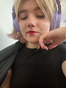 Snapshot of Baby__Naughty chatting on December 20, 12:27 pm Baby Naughty online show from December 20, 12:27 pm