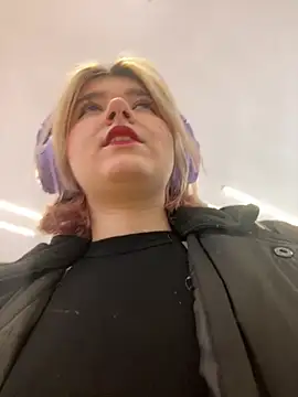 Snapshot of Baby__Naughty chatting on December 22, 9:11 am Baby Naughty online show from December 22, 9:11 am