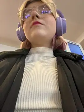 Snapshot of Baby__Naughty chatting on February 20, 8:17 am Baby Naughty online show from February 20, 8:17 am