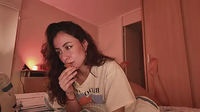 Snapshot of juanasnz99 chatting on November 24, 4:56 am juanasnz99 online show from November 24, 4:56 am