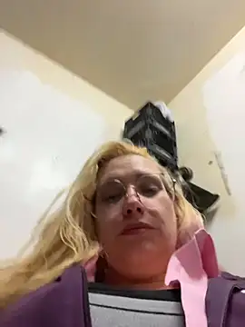 Lalalynn online show from February 28, 8:48 am