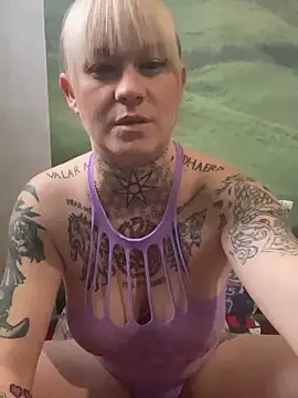 Snapshot of poussichienne chatting on February 3, 1:30 pm poussichienne online show from February 3, 1:30 pm