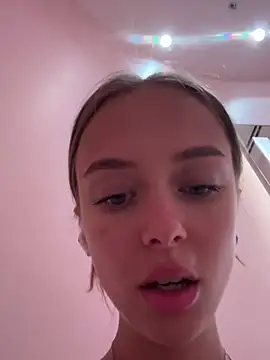 Snapshot of enjoy_my_beauty chatting on February 7, 7:18 am enjoy my beauty online show from February 7, 7:18 am