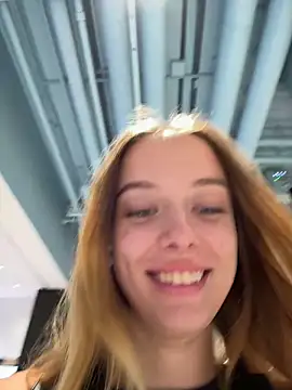 Snapshot of enjoy_my_beauty chatting on February 10, 4:19 am enjoy my beauty online show from February 10, 4:19 am