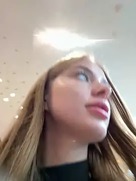 Snapshot of enjoy_my_beauty chatting on February 22, 7:23 am enjoy my beauty online show from February 22, 7:23 am