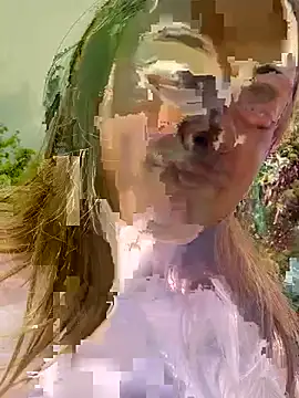 Snapshot of enjoy_my_beauty chatting on February 26, 4:14 am enjoy my beauty online show from February 26, 4:14 am