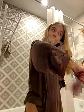 Snapshot of enjoy_my_beauty chatting on November 10, 5:39 am enjoy my beauty online show from November 10, 5:39 am