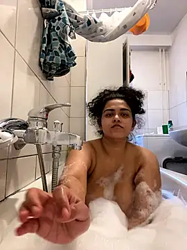 Curvydesifromgermany online show from January 15, 2:54 pm