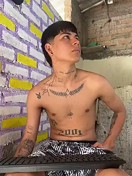 Snapshot of Lukas_strong chatting on November 30, 3:16 pm Lukas strong online show from November 30, 3:16 pm