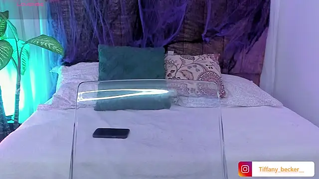 Snapshot of tiffany_becker chatting on October 18, 11:55 am tiffany becker online show from October 18, 11:55 am