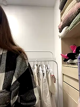 AnaWest online show from September 14, 6:01 am