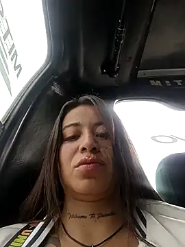 Snapshot of Alona_Evans chatting on February 5, 1:00 pm Alona Evans online show from February 5, 1:00 pm