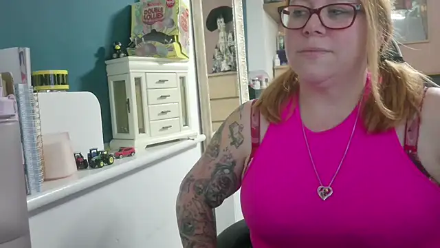 Snapshot of NikiDeeOfficial chatting on September 14, 9:14 pm NikiDeeOfficial online show from September 14, 9:14 pm