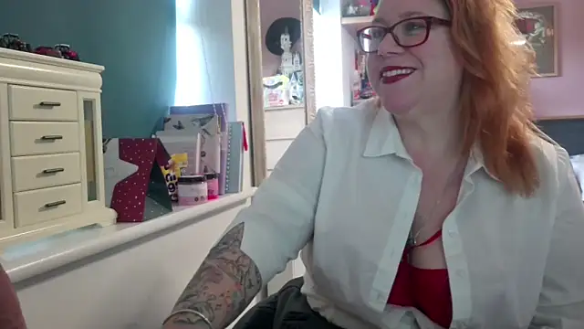 Snapshot of NikiDeeOfficial chatting on December 16, 12:10 pm NikiDeeOfficial online show from December 16, 12:10 pm