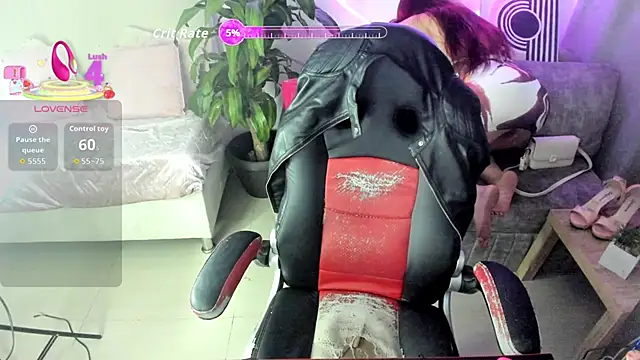 Snapshot of anyclark_ chatting on February 10, 3:54 am anyclark online show from February 10, 3:54 am