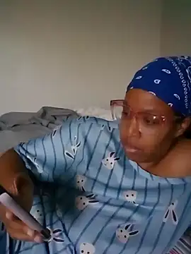 Snapshot of madamsensuale chatting on December 31, 8:02 pm madamsensuale online show from December 31, 8:02 pm