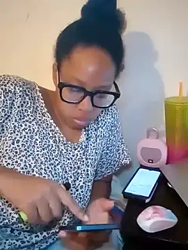 Snapshot of madamsensuale chatting on January 15, 8:48 pm madamsensuale online show from January 15, 8:48 pm