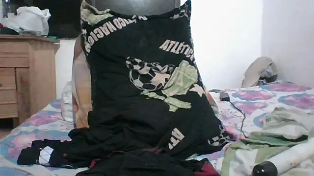 Snapshot of MaximoSualteza777 chatting on February 12, 5:26 pm MaximoSualteza777 online show from February 12, 5:26 pm