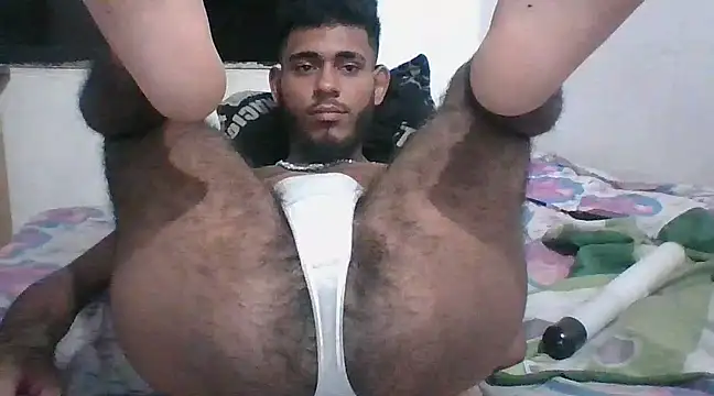 Snapshot of MaximoSualteza777 chatting on February 24, 12:20 am MaximoSualteza777 online show from February 24, 12:20 am