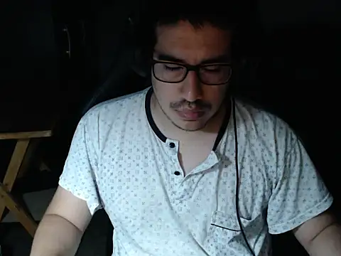 thealfawolf01 online show from December 13, 4:54 am