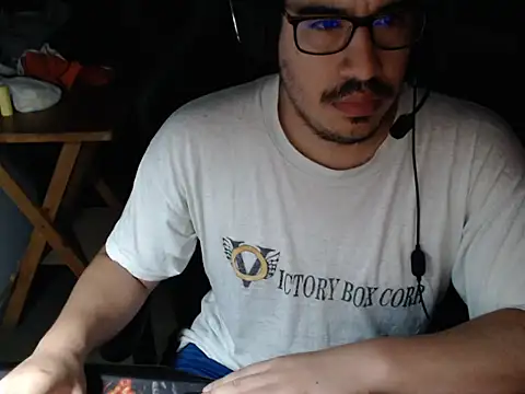 thealfawolf01 online show from January 2, 1:17 am