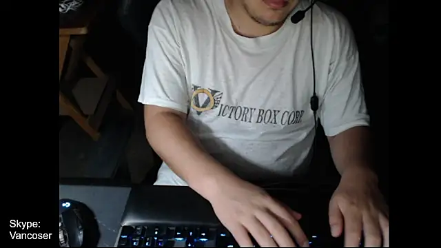 thealfawolf01 online show from February 9, 5:40 am