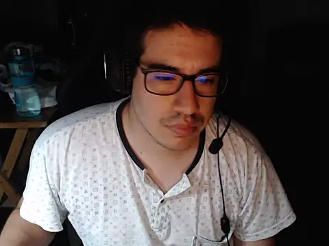 thealfawolf01 online show from March 10, 12:40 am