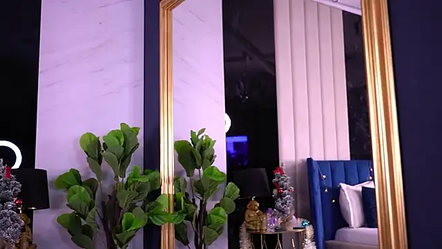 Snapshot of AishaDevoe chatting on December 29, 9:52 pm AishaDevoe online show from December 29, 9:52 pm