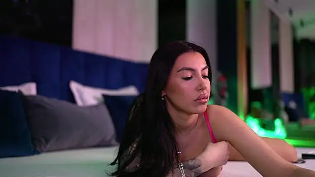 Snapshot of AishaDevoe chatting on January 2, 6:45 pm AishaDevoe online show from January 2, 6:45 pm