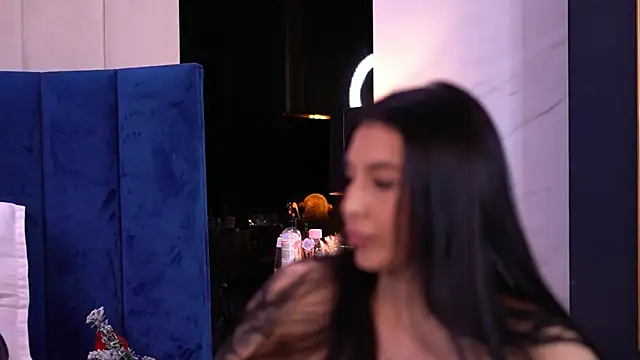 Snapshot of AishaDevoe chatting on January 6, 12:59 am AishaDevoe online show from January 6, 12:59 am