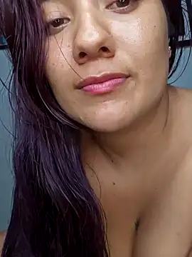 Snapshot of Blushing_Katy chatting on February 2, 1:34 am Blushing Katy online show from February 2, 1:34 am