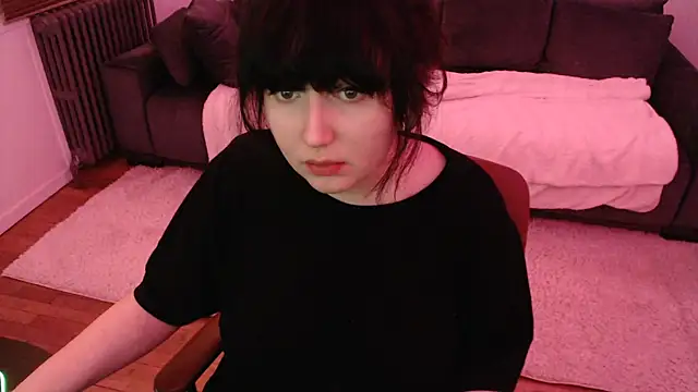 Lynylou online show from January 24, 11:04 am