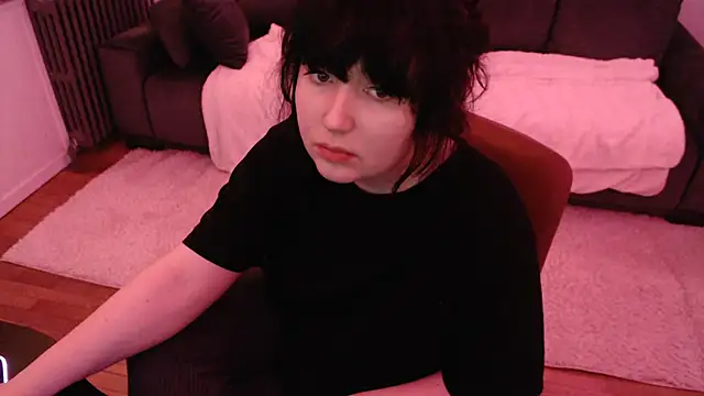 Lynylou online show from January 25, 12:59 am