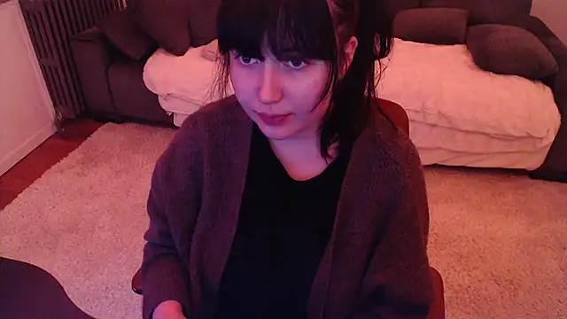 Lynylou online show from February 21, 5:09 pm