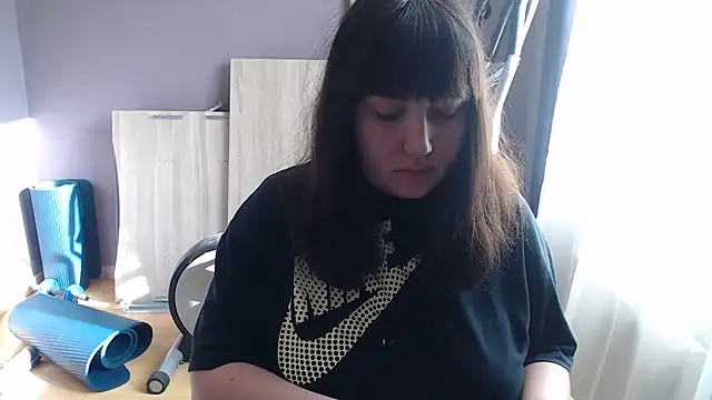 Lynylou online show from September 11, 8:03 am