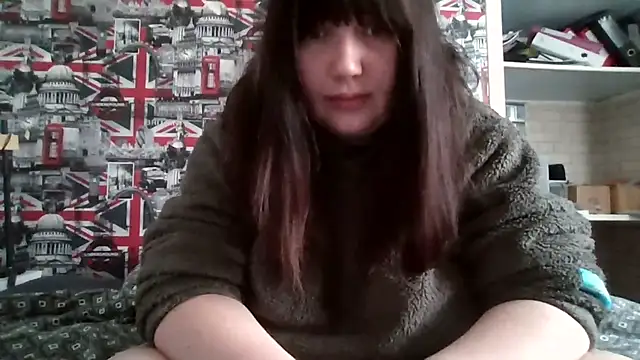 Lynylou online show from September 27, 9:25 am