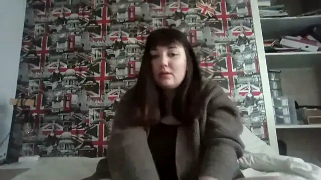 Lynylou online show from October 23, 8:13 am