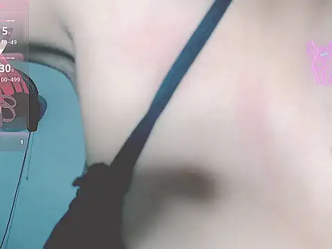 Snapshot of tifany19_ chatting on September 14, 12:32 am tifany19 online show from September 14, 12:32 am