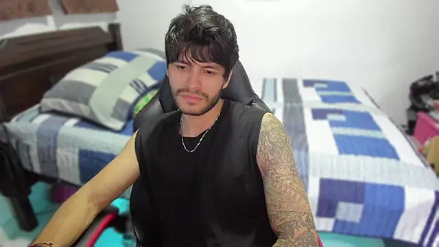 Snapshot of justin_stark7 chatting on January 13, 11:27 pm justin stark7 online show from January 13, 11:27 pm